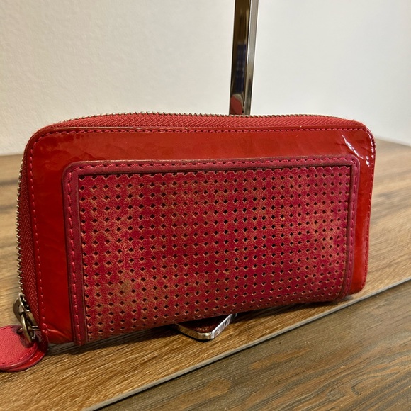Chloe Zippy Wallet - Picture 3 of 14